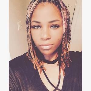 Meet your Posher, Danyelle